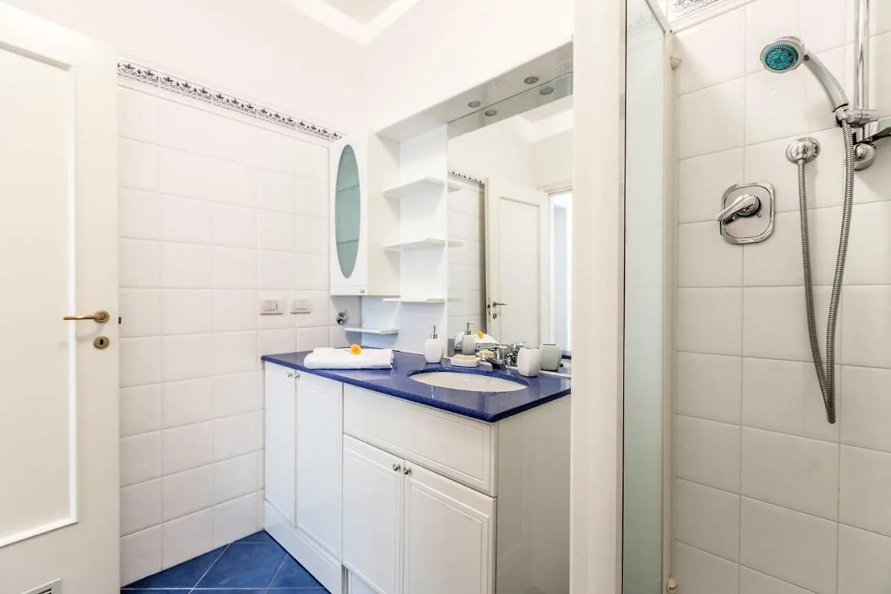 בולוניה Favilli - The Place Apartments 0*,